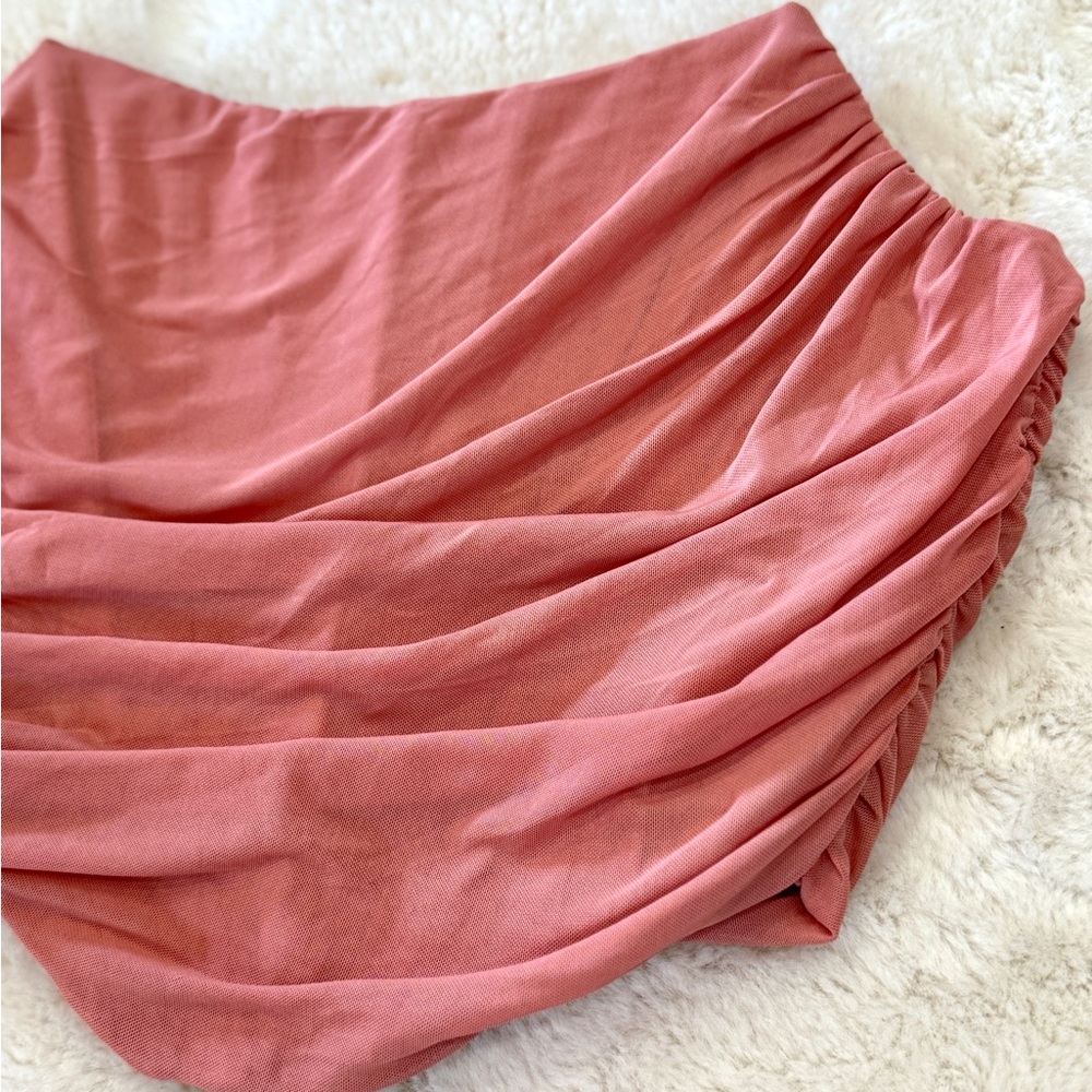 Chic Pink Ruched Crop Top - Picture 2 of 7